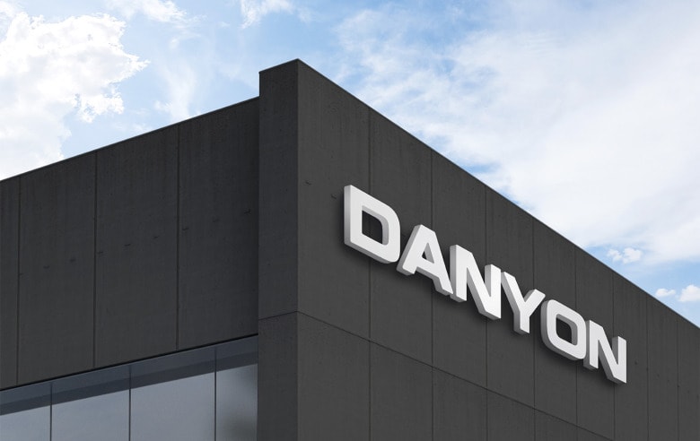 Danyon Logo - Firmengebäude